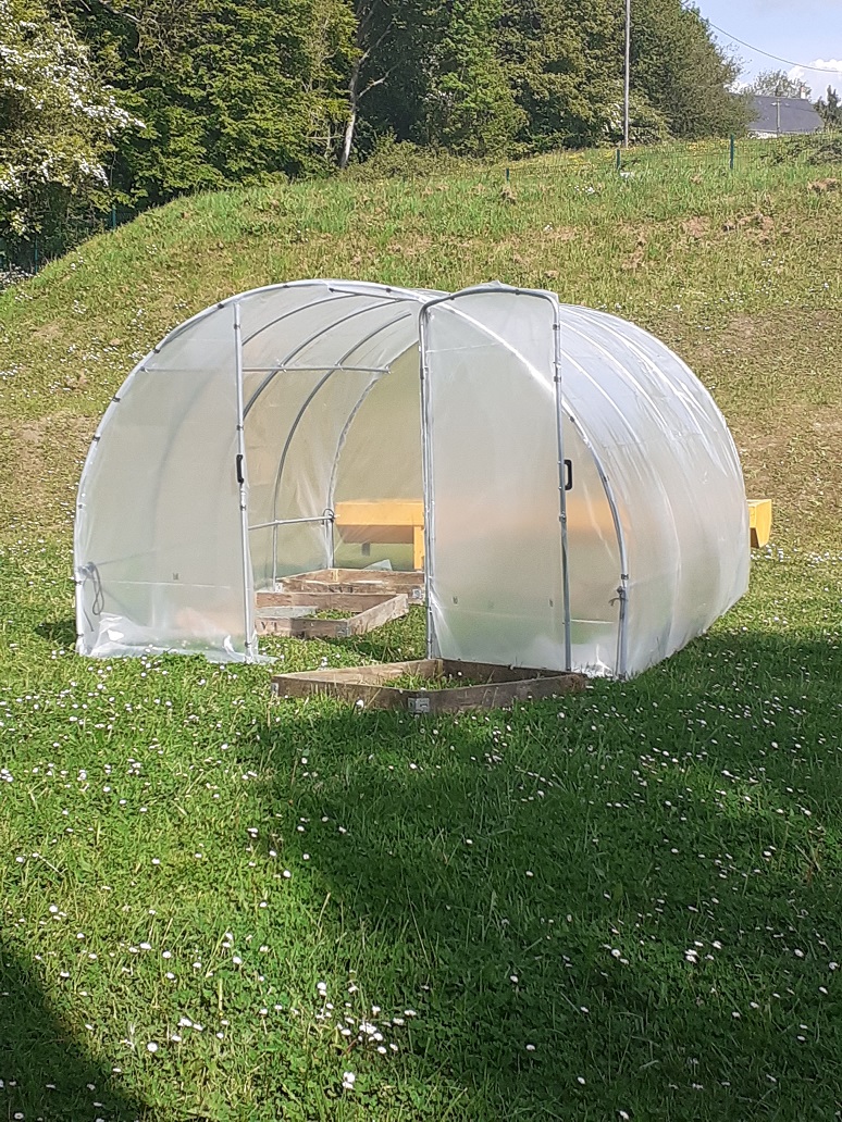 🌺Montage de la serre réussi , bravo à nos élèves de 6ème volontaires qui se sont montrés très investis et particulièrement performants 👏A très vite pour la prochaine étape !
<a href="/ClgGace61/">Clg J. Moulin Gacé</a> <a href="/dsden61/">DSDEN61</a> <a href="/ac_normandie/">Académie de Normandie</a> <a href="/ornedepartement/">Département de l'Orne</a> #ChaqueActeCompte #Biodiversité #Environnement