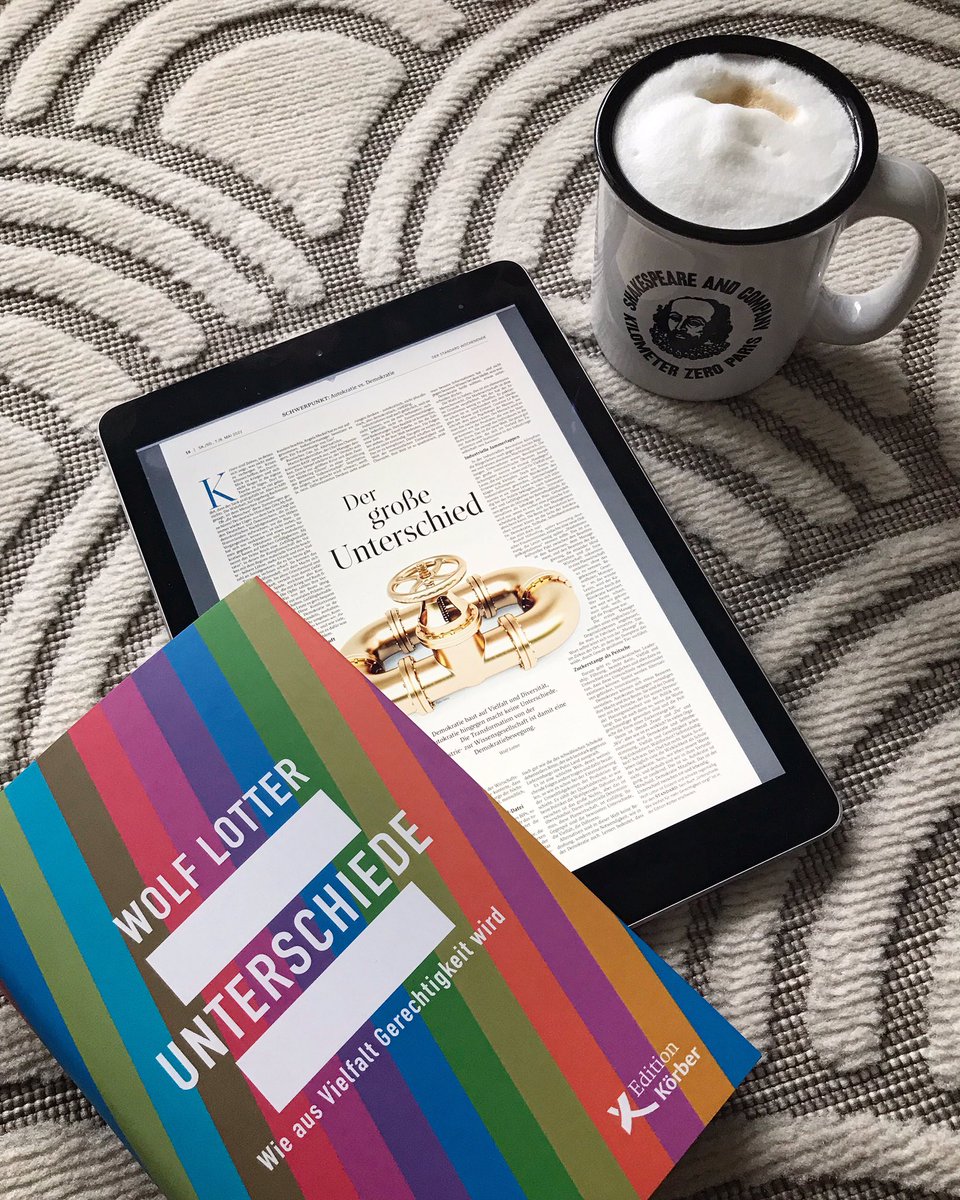 »Ein echtes Kunstwerk, auratisch, tanzt immer aus der Reihe. Die Masse hingegen feiert die Gleichheit als Ideal. Und sie trägt viele Namen: Team, Gemeinschaft, Gruppe, Wir.« Mit <a href="/wolflotter/">WOLF LOTTER🦉</a> und frischem Abo <a href="/derStandardat/">DER STANDARD</a>  in den Samstag 🗞☕️📚❤️