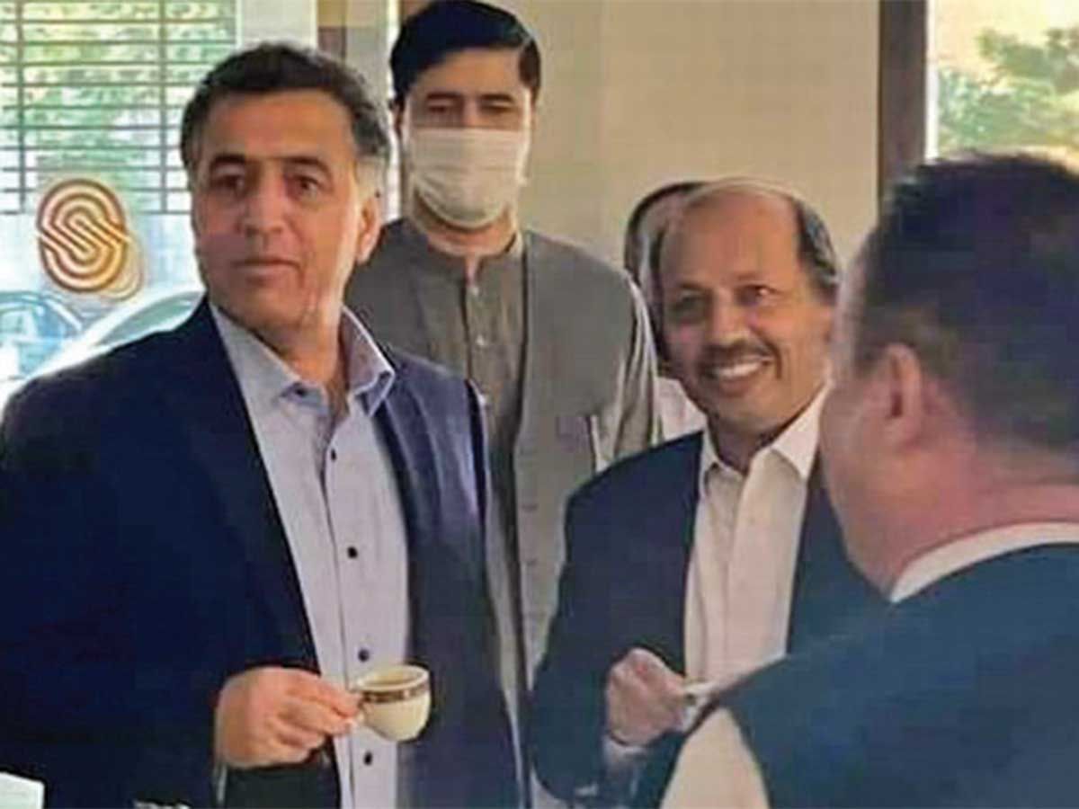 AnwarLodhi's tweet photo. مریم نواز جنرل فیض حمید پر جتنے بھی حملے کرے عوام جنرل فیض کو ایک باصلاحیت سپاہی سمجھتی ہے
#امپورٹڈ__حکومت__نامنظور https://t.co/JM4Vl0Vvsl