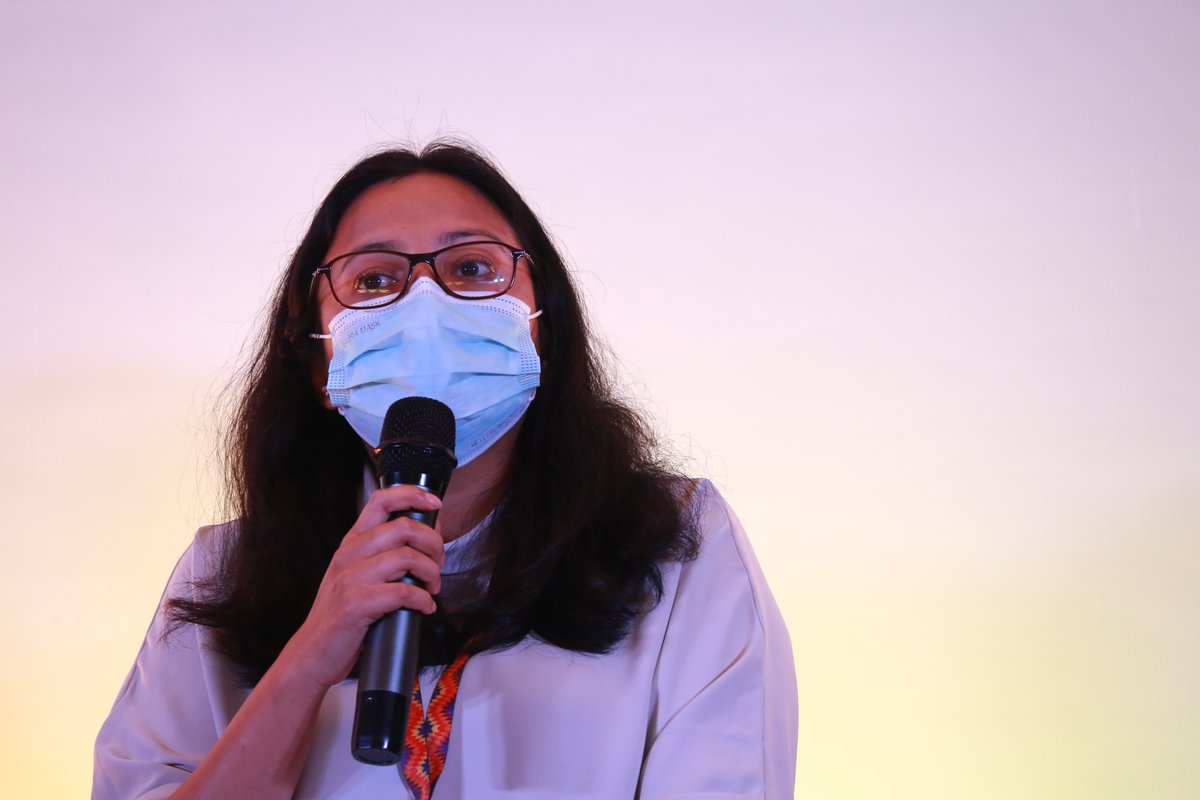 What does it mean when we say people trust #Facebook? 
That they are actually trusting their friends and families, which in turn means readers trust readers. This is why we need to involve audience in #news curation and production. <a href="/sahinashrestha/">Sahina Shrestha</a> <a href="/Ncell/">Ncell</a> #HimalMediaMela