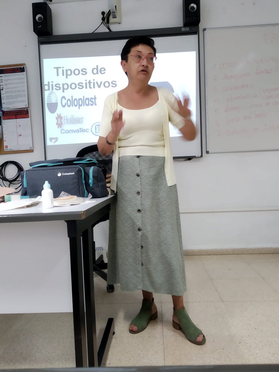 PacientesABACCO's tweet photo. II taller de este año en el @cifpfbmoll a los alumnos de #TECAE. Un placer y gran implicación de los alumnos. Nuestra visión como pacientes. Gracias por la invitación. https://t.co/3e9X24Bj0D