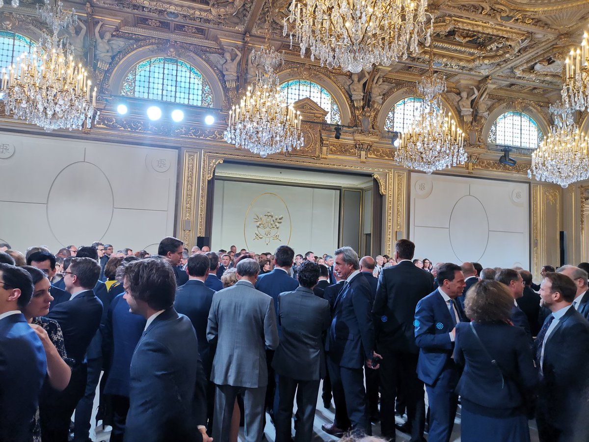chawkiaminefr's tweet photo. Investiture du Président Français Emmanuel Macron pour un 2ème mandat.
Un moment historique ! 

#Elysee
#macronpresident
@EmmanuelMacron
@LaREMParis https://t.co/d9dq5XTnN8