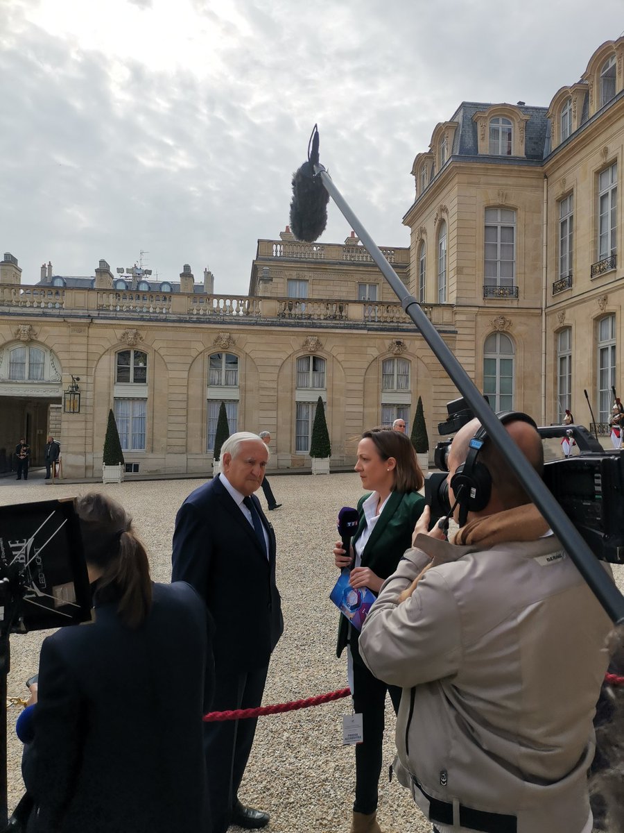 chawkiaminefr's tweet photo. Investiture du Président Français Emmanuel Macron pour un 2ème mandat.
Un moment historique ! 

#Elysee
#macronpresident
@EmmanuelMacron
@LaREMParis https://t.co/d9dq5XTnN8