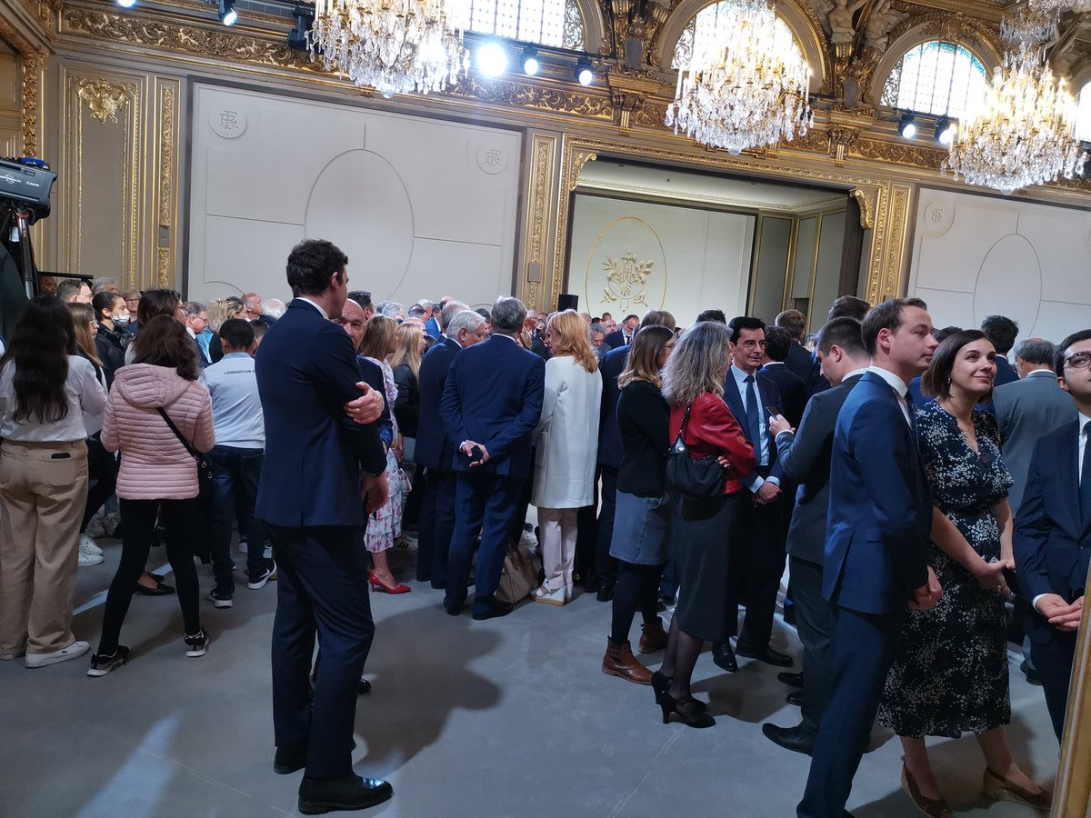 chawkiaminefr's tweet photo. Investiture du Président Français Emmanuel Macron pour un 2ème mandat.
Un moment historique ! 

#Elysee
#macronpresident
@EmmanuelMacron
@LaREMParis https://t.co/d9dq5XTnN8