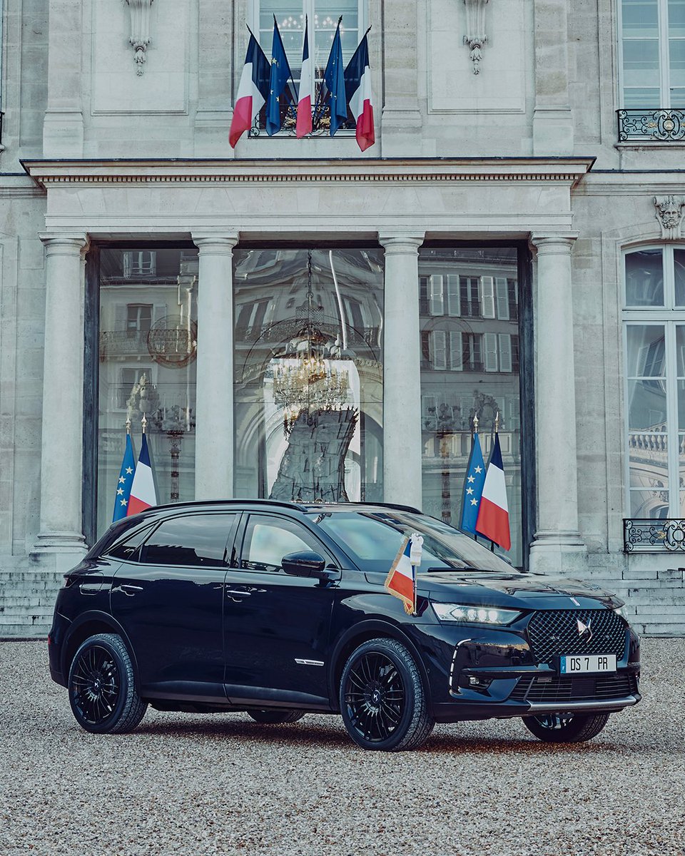ds_automobiles's tweet image. Alongside the French Presidency.

As an official member of the French President's entourage, DS 7 CROSSBACK ÉLYSÉE joins a long line of DS models serving the country.

#DSautomobiles #DS7CROSSBACK