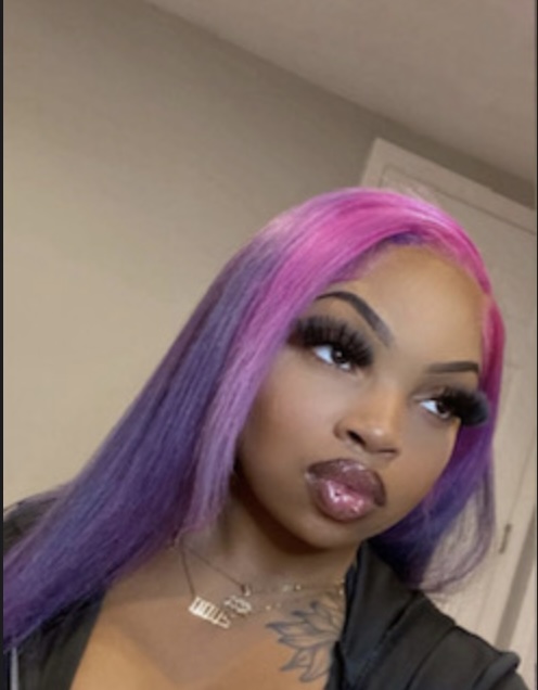 BaltCoPolice's tweet photo. 🚨 #CriticalMissing 22-year-old Georgia Holloway (B/F 4’11 130lbs). Last seen in the Randallstown area. She currently has pink hair, and is wearing a pink plaid shirt. Anyone with information is requested to call 911 or 410-307-2020. #HelpLocate #BCoPD #Missing https://t.co/Dkdc1sEvR2