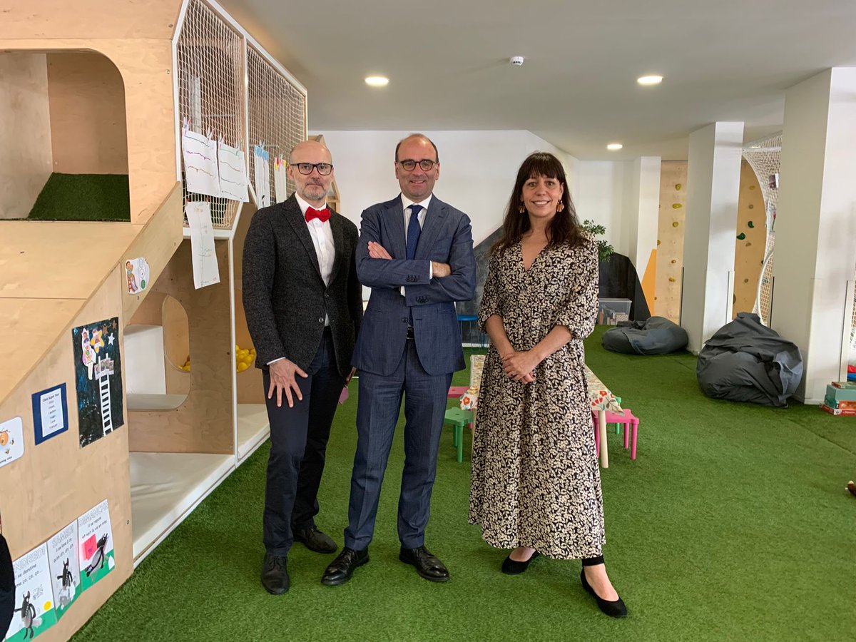 Nous avons eu le plaisir d’accueillir M. Depriester, Conseiller culturel, la semaine dernière. Merci à <a href="/AmbaFrancePT/">La France au Portugal 🇫🇷</a> pour son soutien.