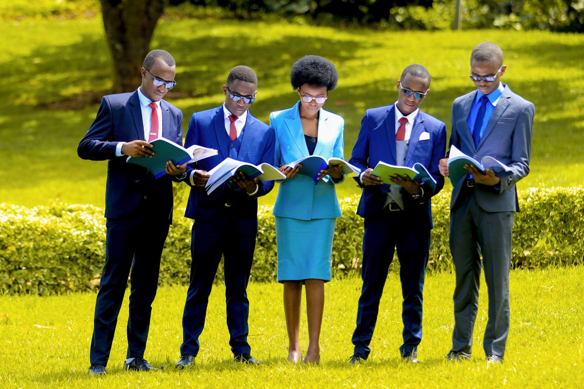SindayigayaPat3's tweet photo. Our country #Rwanda and the whole #World deserve #skilled_healthcare_providers and there are coming. Congratulations  #Nurses_from_UR_Bachelor_progarm for making this far. https://t.co/oP7fOlxvQD