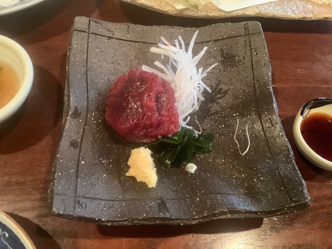 今日のばんげは鯨とか鯛茶漬け 