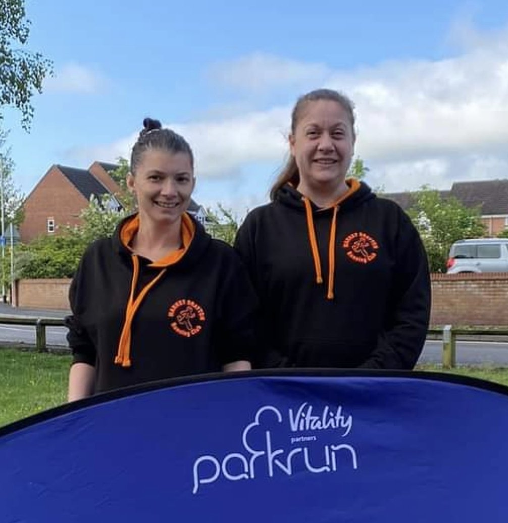 MDRunningClub's tweet image. Don't they look fabulous? Our @missverrillruns and @SherwinNikki rocking the brand new club merch at Isabel Trail @parkrunUK 🧡🖤