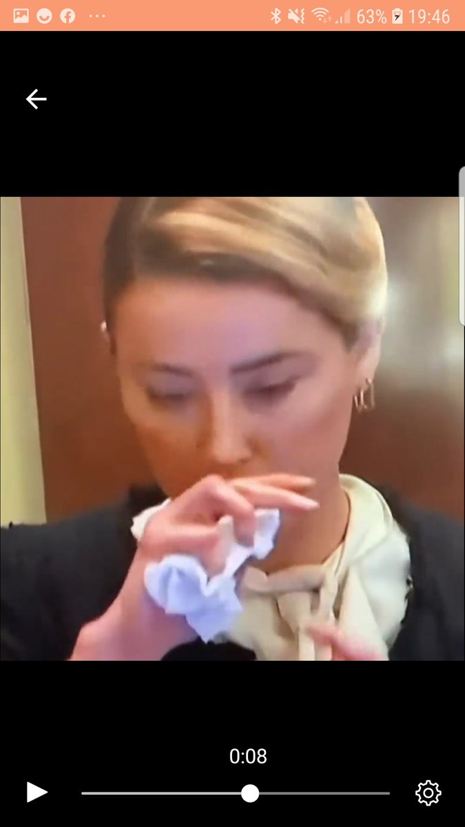 CatsShelley's tweet photo. #AmberHeard The Snort? https://t.co/RqZgsghJL7