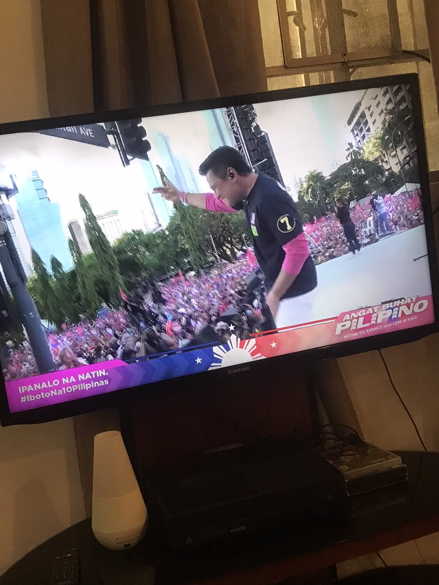 KurtinaMiles's tweet photo. Teambahay for today’s Angat Buhay Pilipino Miting de Avance nina Leni at Kiko #MakatiIsPink #IbotoNa10Pilipinas #LeniKikoAllTheWay2022 #LeniIsOurPresident #Ipana7oNa10ParaSaLahat https://t.co/TsQGq0GtUd