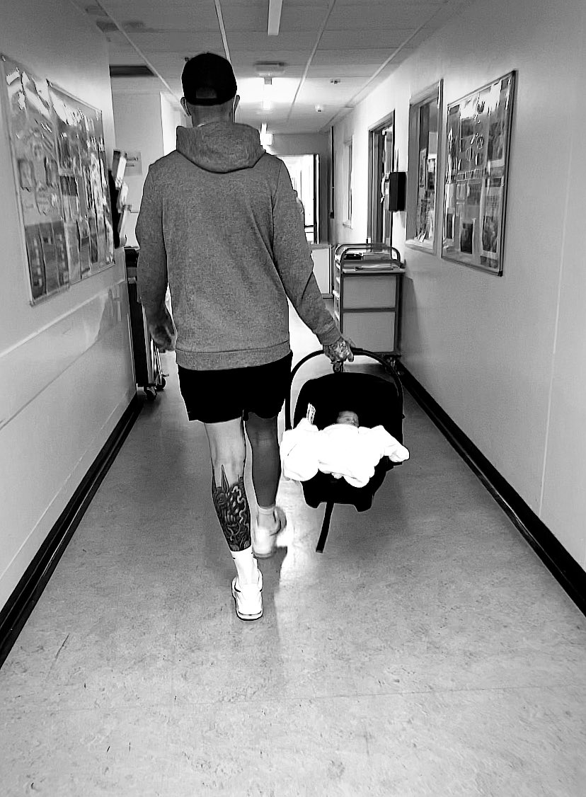 emmabeynon1's tweet photo. Theo Geoffrey Thomas 💫 

Our perfect son was born 15:17 yesterday weighing 8lb11oz💙 

@PaulThomas08 https://t.co/MlWb0fy0Oe