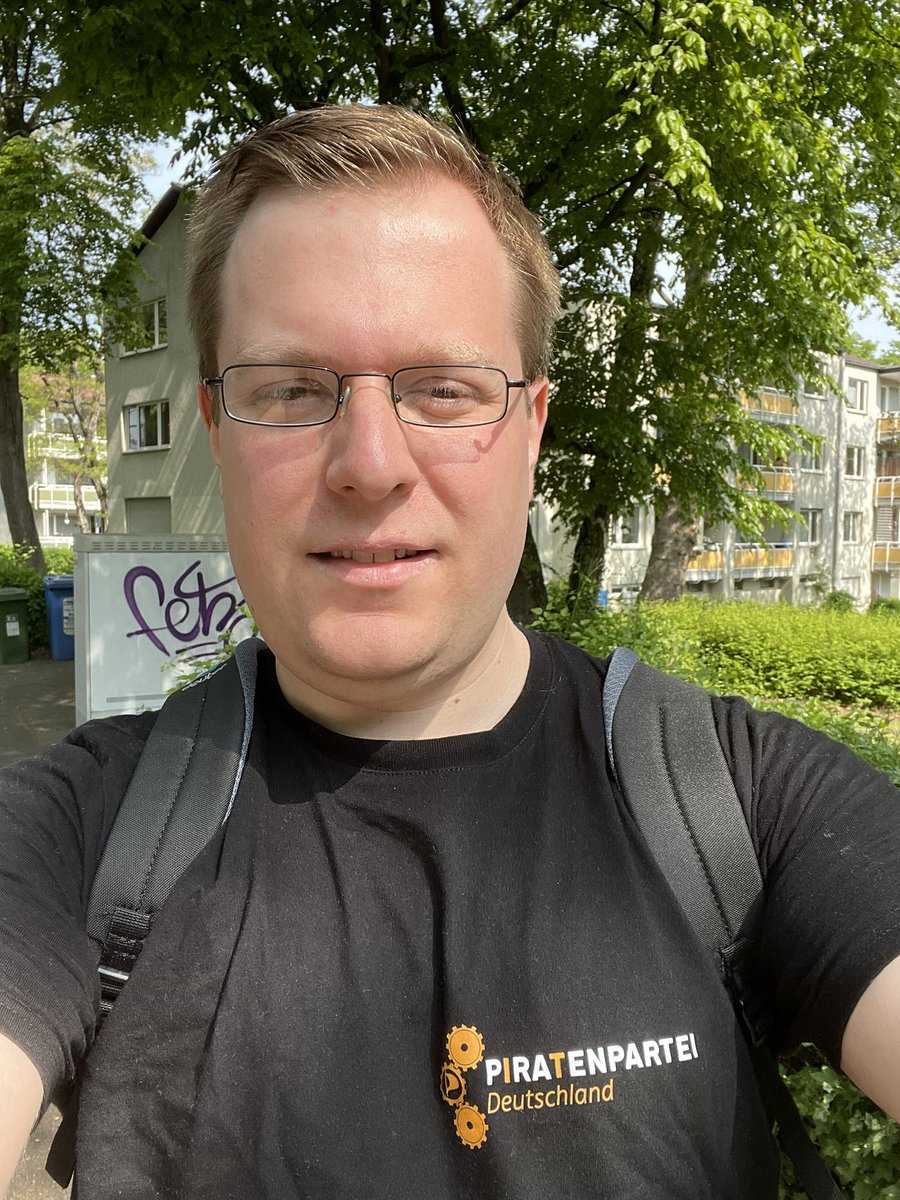 Vincent 🏴☠️🦜 (@wvincentl) on Twitter photo Moin liebe #PIRATEN auf gehts, Wahlkampf machen für die <a href="/PiratenNRW/">Piratenpartei NRW 🏳️🌈🧡</a> und <a href="/PiratenBonn/">@piratenbonn@bonn.social - Piraten Bonn-Rhein-Sieg</a>!
#ltwnrw22 Moin liebe #PIRATEN auf gehts, Wahlkampf machen für die <a href="/PiratenNRW/">Piratenpartei NRW 🏳️🌈🧡</a> und <a href="/PiratenBonn/">@piratenbonn@bonn.social - Piraten Bonn-Rhein-Sieg</a>!
#ltwnrw22