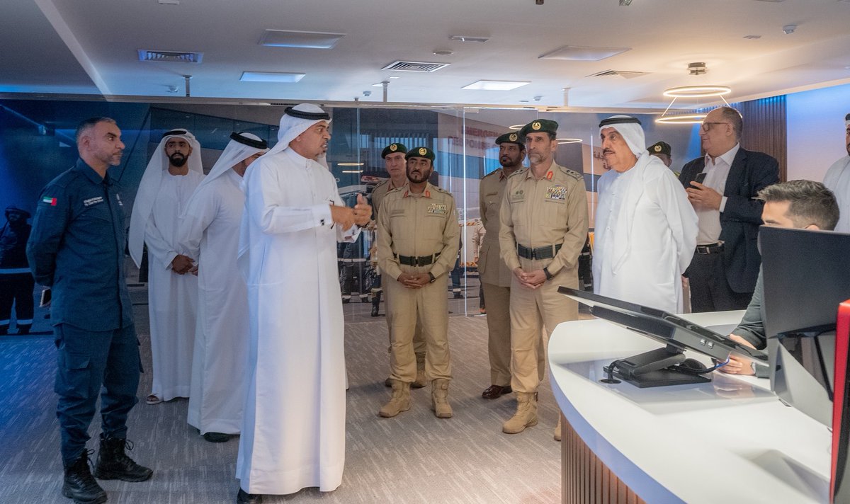 DubaiPoliceHQ's tweet photo. #أخبار | معالي الفريق عبد الله خليفة المري يطلع على أنظمة مركز اينوك للاستجابة الطارئة

التفاصيل:

https://t.co/DEDBQPksy8

#أمنكم_سعادتنا
#نتواصل_ونحمي_نبتكر_ونبني https://t.co/veTegA5NVF