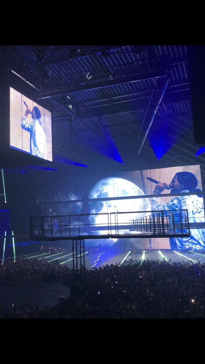 oriiaane_'s tweet photo. moi aussi je veux mettre mes photos @PNLMusic  @Phrase_PNL @60sPNL  @Phrases2PNL @ActusQLF_  @bestofpnI #PNLTOUR2022 https://t.co/1AzJCCLAQ8