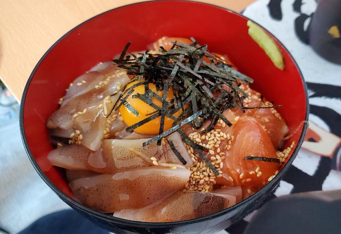 サーモンとイカの沖漬け丼できた! 