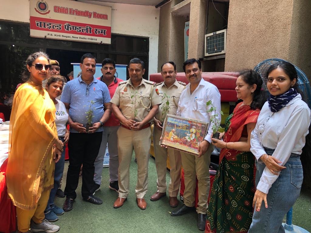 AdhyannBharat's tweet photo. #Today free #MedicalCamp organized with the support of PHD Family Welfare Foundation at Police Station Kirti Nagar. Many thanks to Ajeet Singh (SHO) Kuldeep Singh (Investigation Inspector) for their utmost cooperation. 
@DelhiPolice @AdhyannBharat @VSSBharat https://t.co/6iIQc5v1DZ