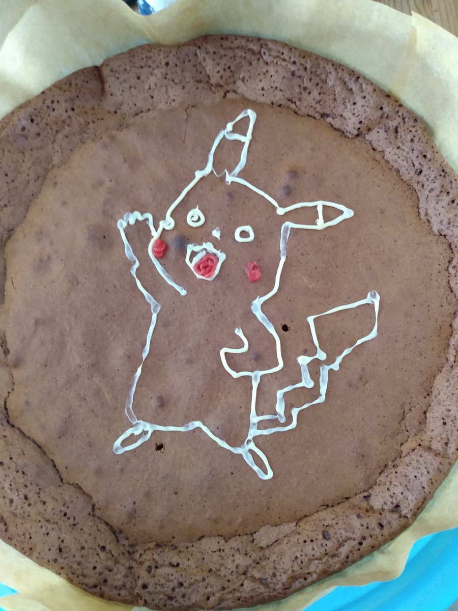 tausendsasserin's tweet photo. Anstehender Kindergeburtstag von K2. #derMann hat sich selbst übertroffen 😍
#Pokemon https://t.co/ATRzoPxDl3