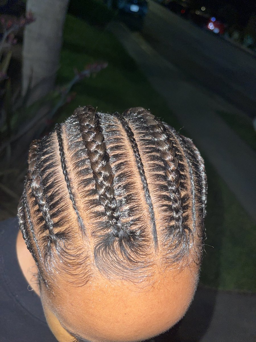 bubblezz____'s tweet image. Follow @hairbykaijah_ on Instagram 🦋 Support My Business 🦋#labraider #BlackOwnedBusiness #stitchbraids #weaves #hairstyle #LosAngeles #Inglewood #Venice