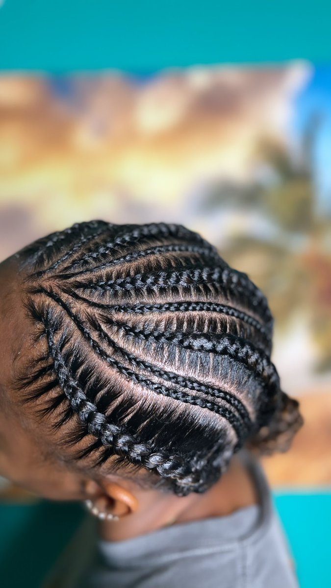 bubblezz____'s tweet image. Follow @hairbykaijah_ on Instagram 🦋 Support My Business 🦋#labraider #BlackOwnedBusiness #stitchbraids #weaves #hairstyle #LosAngeles #Inglewood #Venice