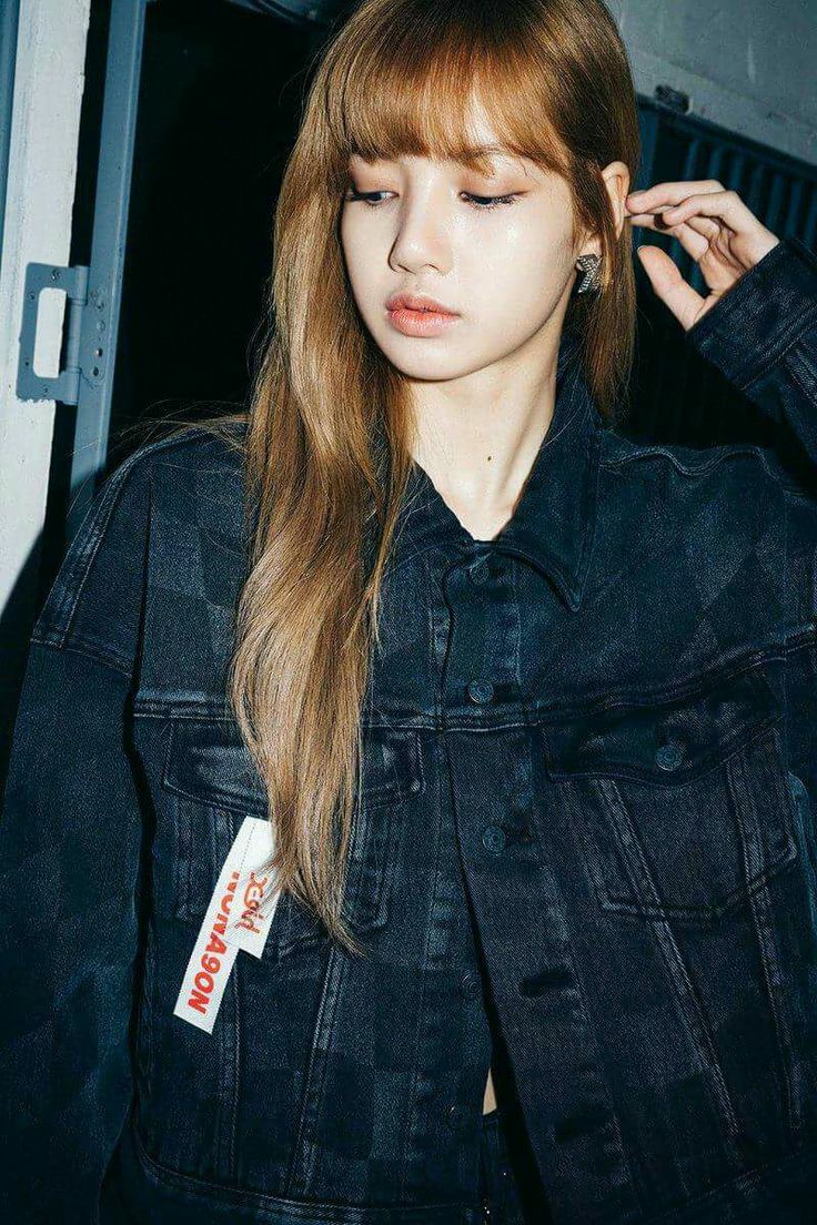 daily lisa pics (@dailylisapix) on Twitter photo 