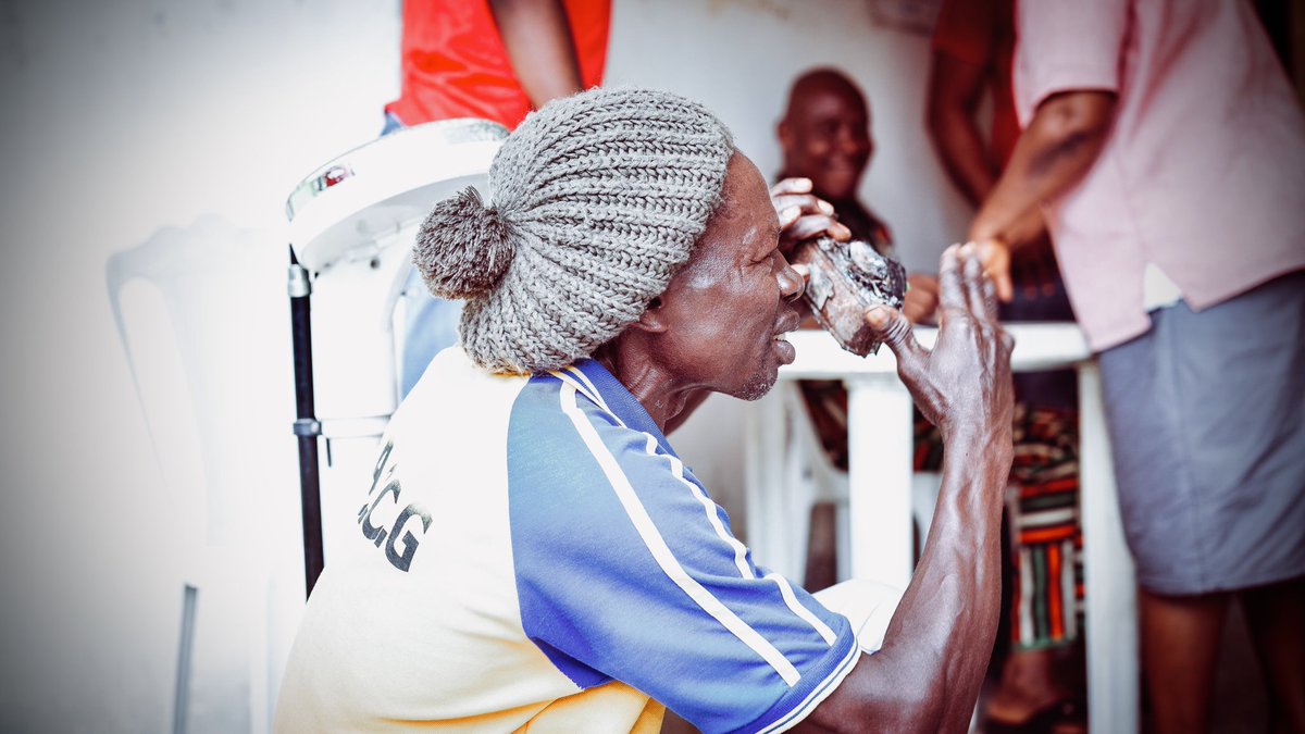 adebajo_mayowa's tweet photo. When you see passion it can never go unidentified: on one of our medical outreaches organized by Mediatrix Development Foundation i met with this gentle man right here.. 
#DavidoDay  Big Wiz #EndASUUStrike Ramsey Noah https://t.co/KlLEkrY2EF