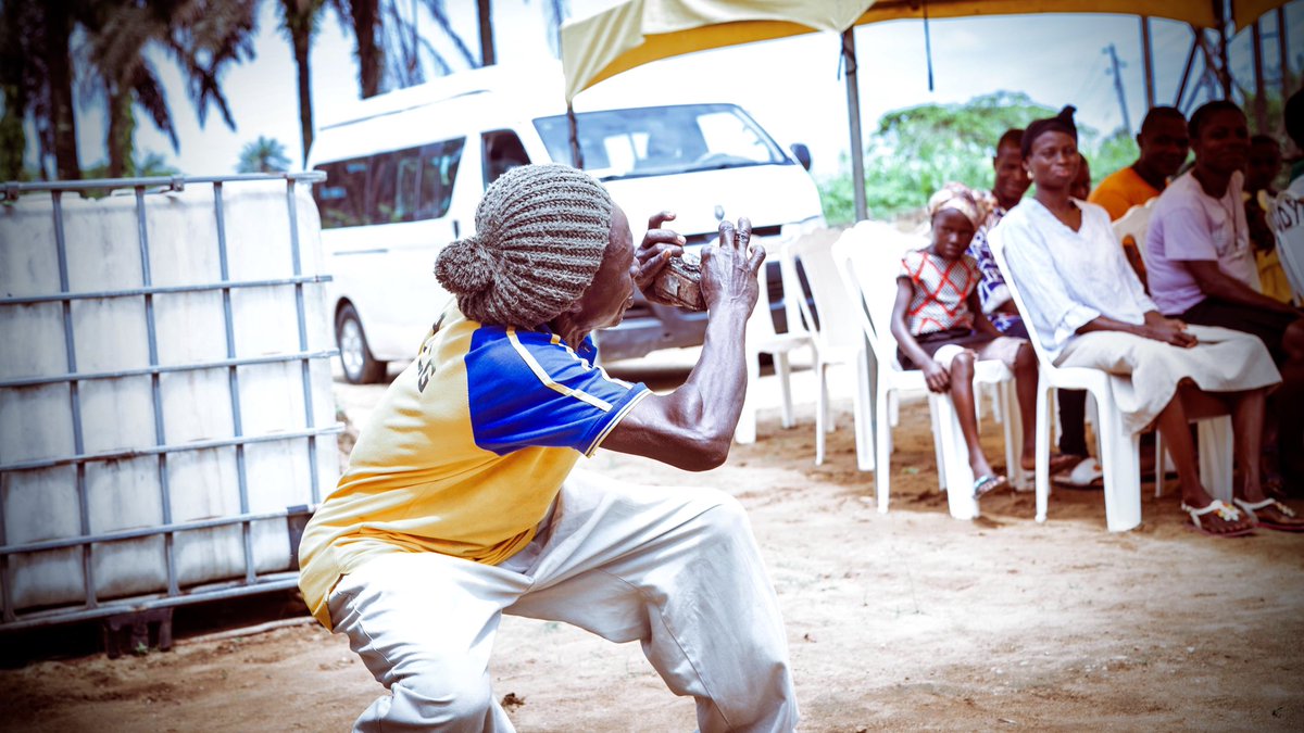 adebajo_mayowa's tweet photo. When you see passion it can never go unidentified: on one of our medical outreaches organized by Mediatrix Development Foundation i met with this gentle man right here.. 
#DavidoDay  Big Wiz #EndASUUStrike Ramsey Noah https://t.co/KlLEkrY2EF