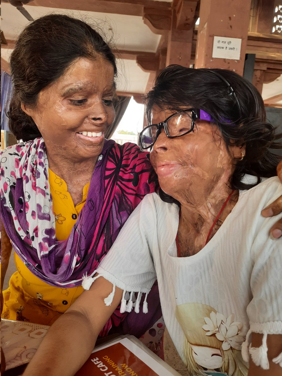 Acid violence cases may arrive from anywhere in India. Our objective is to reach-out to each possible acid attack survivor and make assessment on their problems, no matter they recide in rural or urban areas.
Donate : bit.ly/chhanvmedicals… 

#StopAcidViolence #StopAcidAttacks