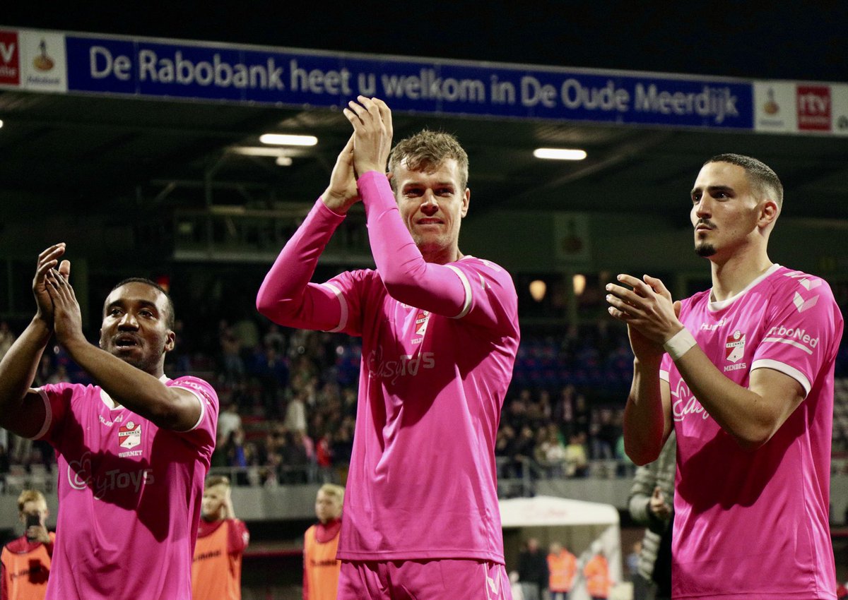 FC_Emmen's tweet photo. πππ voor jullie allemaal!
#EMMado #SamenTerug #HIERKOMIKWEG https://t.co/M5Yjc7qbIs