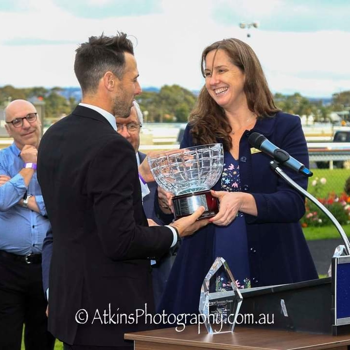 aaumoff's tweet photo. Such an honor to present the trophy to the winning connections of #Snapdancer on behalf of SAROA at today's SAROA Sangster Stakes! Very grateful to be part of such a great day!
@s_saroa @SAJockeyClub https://t.co/uFS5INEqVq