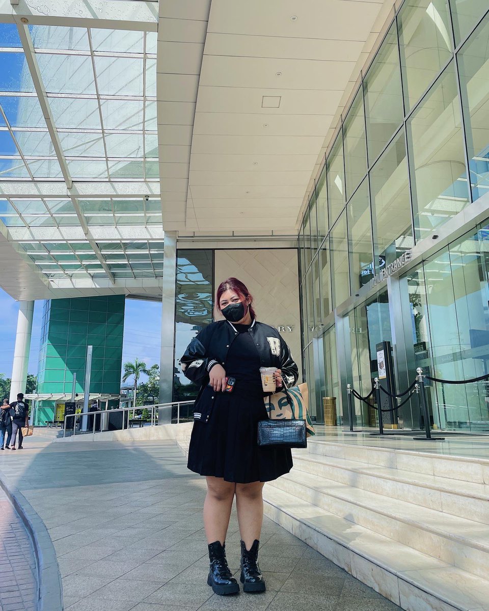 siganeungold's tweet photo. @ohmybeautybank okeh gue bakalan keluarin jagoan gue buat lu nder, ayo pede cewek gemuk berhak bahagia berhak pake baju apa yg kamu mau. semangat!!!❤️❤️ https://t.co/Wd9IjURF1v