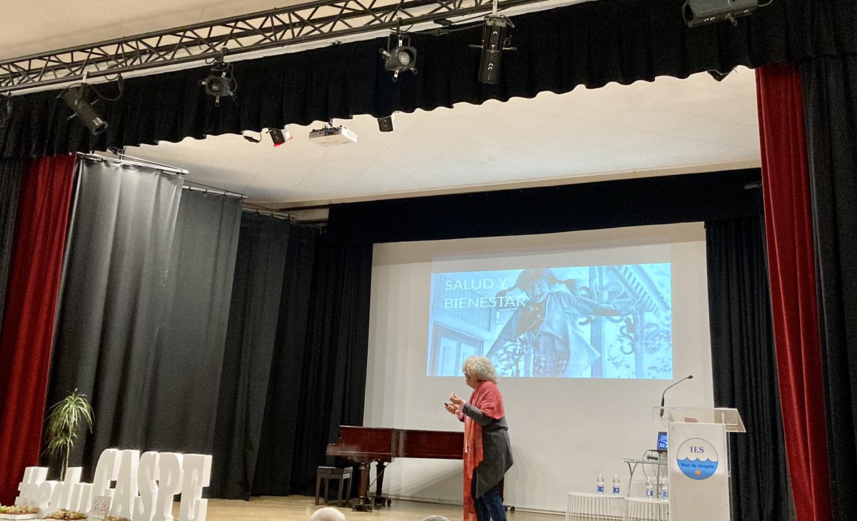 SabinaFillola's tweet photo. Hoy en las IV Jornadas compromiso con la comunidad educativa
💡Espacios competenciales
🌱Escenarios de vida y salud
👌🏽Bienestar en la escuela
Todo un lujo de ponentes: Carme, Pitu e Inara
#educaspe @apincaspe @cpmariadeavila @TeresaBallestin @elnousafareig @IESMardearagon https://t.co/RqQODSF4E5