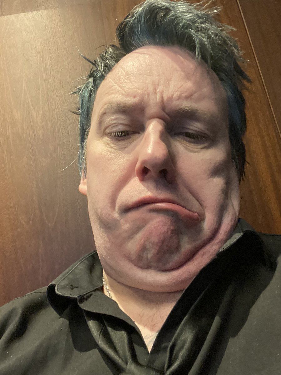 come2whereiam's tweet photo. I’ve been brought into work at Least 3 hours before I’m needed so this is my face #SorryTwitter https://t.co/75nOAyPJPa