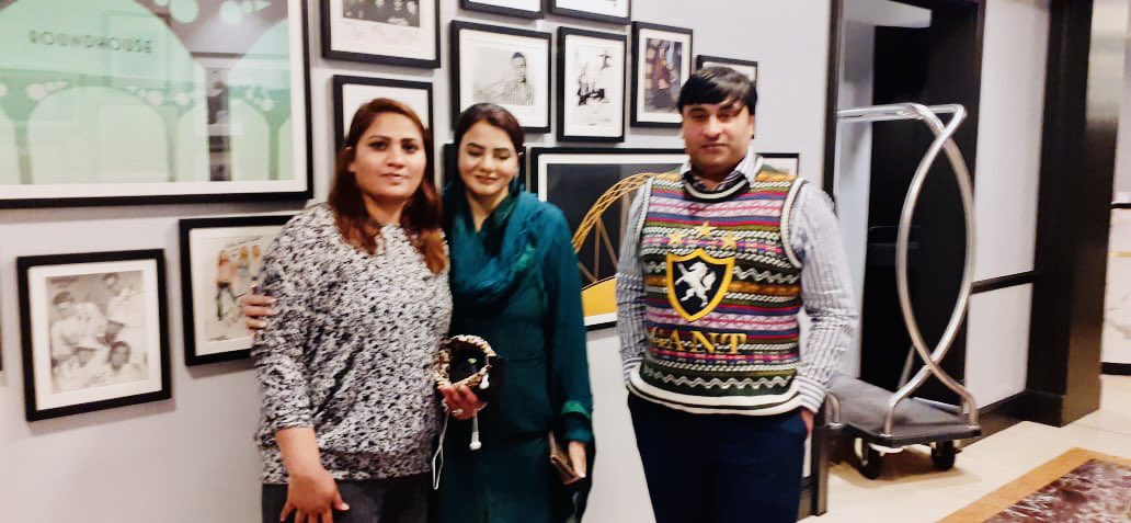 MaizaHameedMNA's tweet image. Interaction with #media and with #ReportersWithoutBorders They were full of praise for #Mns and his vision and quite hopeful that @CMShehbaz will take #Pakistan in the right direction,praising congratulate ing @MaryamNSharif on successful jalsa in #fatahjang  #عوام_ن_کے_ساتھ