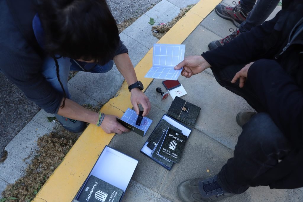 desobedcivil's tweet photo. Tothom a Bàscara 🏃

Bàscara en la temporalitat de 48 hores inicia l'Alliberament del Territori poble a poble , encoratjem a tots els pobles a aixecar-se fins al control total del territori✊️ https://t.co/clJuuvSC2e