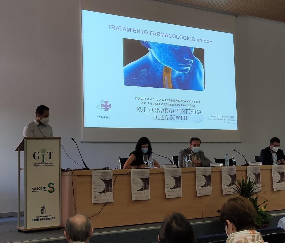 EimirLab's tweet photo. Francisco Ferrer, farmacéutico del Hospital General de Tomelloso evalúa de las alternativas terapéuticas de la #EoE #SCMFH22 @SanidadCLM @aedeseo #hagamosquepase #22mayo https://t.co/cTuQo6kqzX