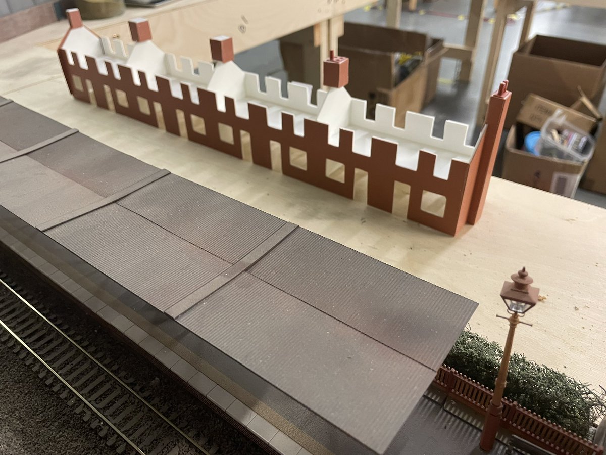 WarleyShow1's tweet photo. More work to the railway terraces, that’s all the windows cut out for now, just a bit of cleaning up and then on to the next shorter block and paint https://t.co/AFiMspmIUz