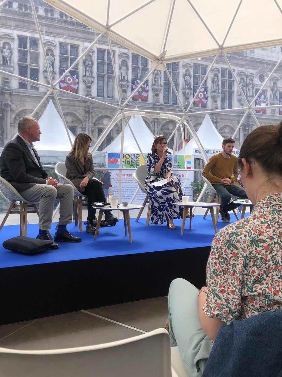 Maison de l'Europe de Paris (@mdeuropeparis) on Twitter photo #Debat 1 | 🇪🇺 Dialogue sur les droits fondamentaux 👩🏽⚖️ à la #JourneeDeLeurop 2022 ✨ à <a href="/Paris/">Paris</a> avec <a href="/EURightsAgency/">EU Fundamental Rights ➡️ #HumanRights</a>, <a href="/AssoCoexister/">Coexister</a>, <a href="/MouvEuropeen_Fr/">Mouvement Européen - France</a> et <a href="/Europarl_FR/">Parlement européen en France</a> et <a href="/elsagrangier/">🌷𝗘𝗹𝘀𝗮 𝗗𝗮 𝗖𝗼𝘀𝘁𝗮</a> à la modération !
#Egalite, #DroitsEnvironnementaux, #AccesEducation, #Minorites … #Debat 1 | 🇪🇺 Dialogue sur les droits fondamentaux 👩🏽⚖️ à la #JourneeDeLeurop 2022 ✨ à <a href="/Paris/">Paris</a> avec <a href="/EURightsAgency/">EU Fundamental Rights ➡️ #HumanRights</a>, <a href="/AssoCoexister/">Coexister</a>, <a href="/MouvEuropeen_Fr/">Mouvement Européen - France</a> et <a href="/Europarl_FR/">Parlement européen en France</a> et <a href="/elsagrangier/">🌷𝗘𝗹𝘀𝗮 𝗗𝗮 𝗖𝗼𝘀𝘁𝗮</a> à la modération !
#Egalite, #DroitsEnvironnementaux, #AccesEducation, #Minorites …
