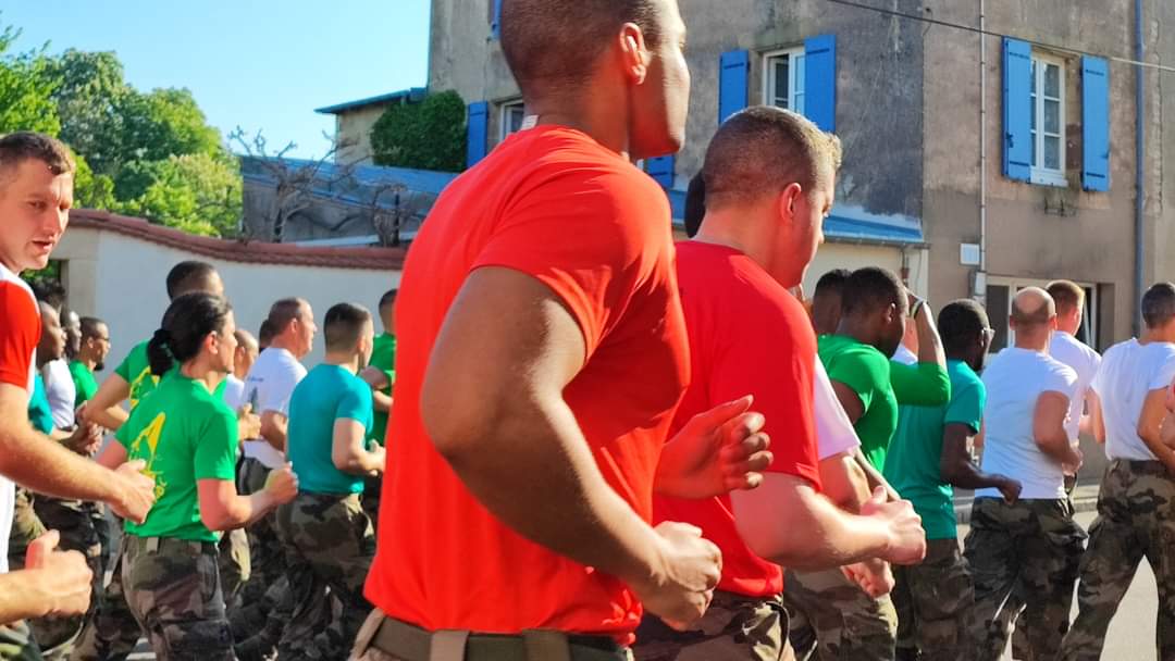 53eRT1's tweet photo. A l'occasion du footing régimentaire effectué dans sa garnison, le #53RT ajoute ...

1️⃣8️⃣0️⃣0️⃣ km au profit des blessés !

#TenirLEffort #AvecNosBlessés https://t.co/LudhOHcdZC