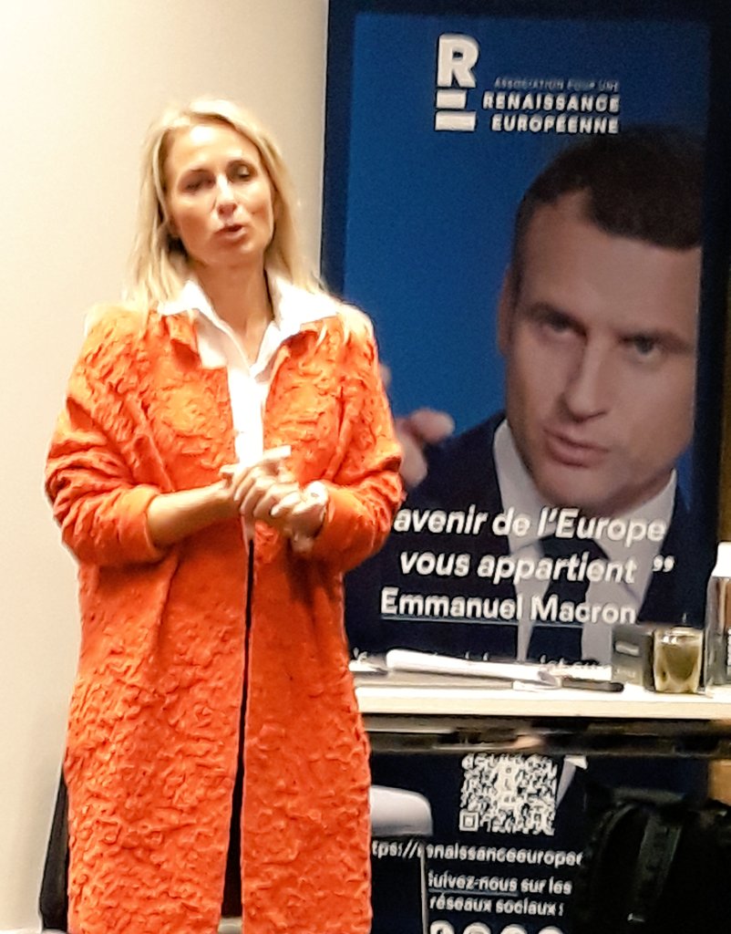 FMouillaud22's tweet photo. Un privilège d'échanger ce matin entre représentants @RenaissanceUE avec @charanzova VP du Parlement 🇪🇺 et son français parfait.
J'en retiens notamment ces mots : "en République tchèque, tout le monde a compris que l'enjeu est la sécurité de l'Europe, pas seulement de l'Ukraine". https://t.co/QR8pdy2uLa
