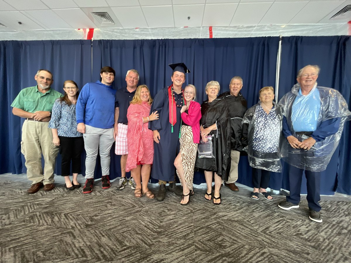 debbiestruble's tweet photo. Thankful for the @LibertyU legacy of raising champions for Christ! Thank you @jonathanfalwell for your leadership and continuing your dads vision! Congratulations @Michael_Struble, @kevinjstruble and I are so proud of you!! What a gift to watch Michael finish strong! https://t.co/6d71YAOiPM