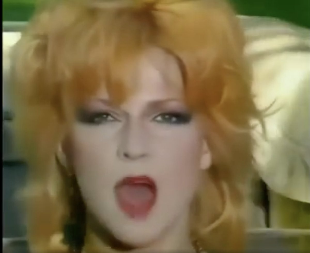 toyahofficial's tweet photo. This week's #ToyahAtHome is a special behind the scenes insight to the 1985 recording of America For Beginners from "Minx", plus a special reaction from #Toyah to an archive performance of the song. Premieres 11am, https://t.co/6nbxYNxmAi
#ToyahWillcox #AmericaForBeginners https://t.co/Y5vPWmNG3P