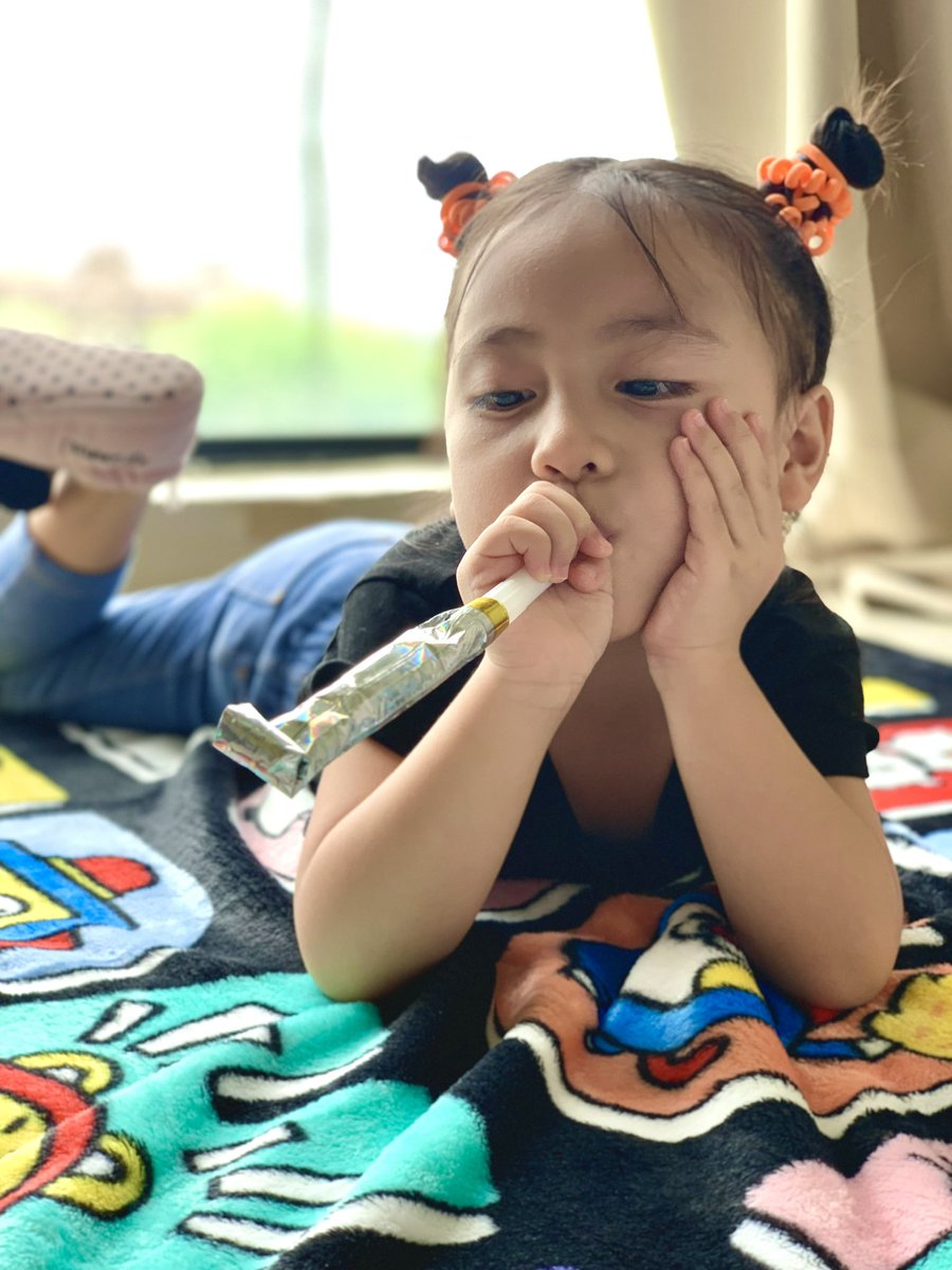 teumet00's tweet photo. Muning🫶

This is her last day as a three-year-old girl. She'll be four years old tomorrow. How quickly time passes. 

#sassysade #muningning😻 #Sadeturns4 https://t.co/KYaSAiRbgl