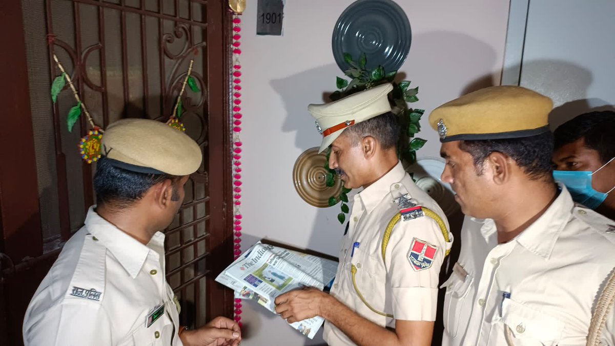 Shehzad_Ind's tweet photo. When there is a stay on coercive action against Aman Chopra by High Court why is the Rajasthan police at his doorstep to arrest him

This is complete and blatant violation of the HC order 

Vindictive https://t.co/7mUPbfytjp