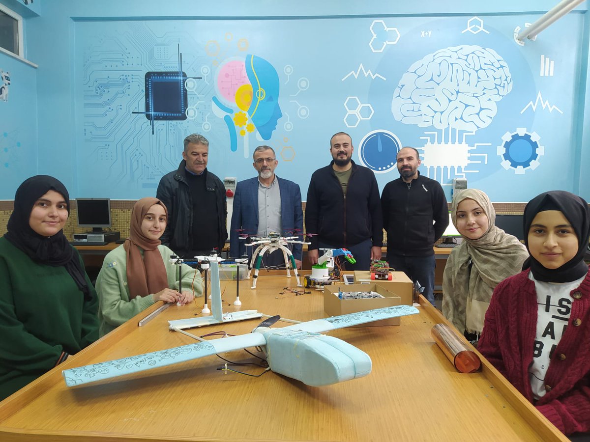 meramMEM's tweet photo. İlçemiz @SukruImam , Teknoloji Takımlarının 🤖 çalışmaları muazzam. Tebrik eder , başarılar dileriz 🤖🤖🤖

@mustafakoca42 https://t.co/sKKjzfJgPP