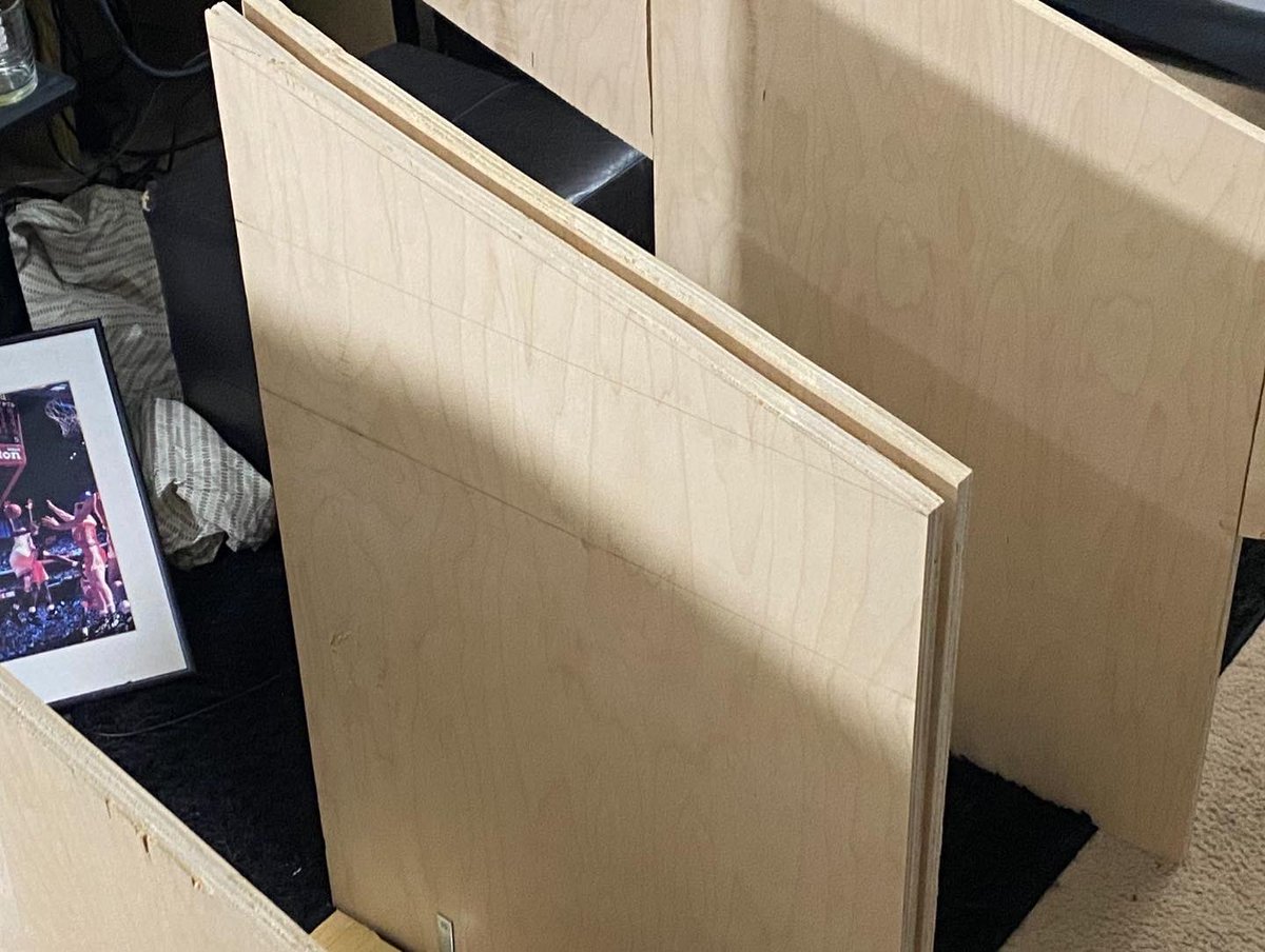 GottaBeClassic's tweet photo. How to build a Mix/Mastering desk yourself? Pt.1 lol..def not perfect, but waaay better deal then what some of these companies charge lol #woodwork #Engineering #Mastering #Mixing #Recording #Production #MusicStudio https://t.co/9UgklCnjTM