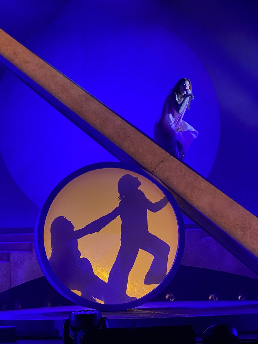 lordetails's tweet photo. I SAW LORDE TODAY, i’m out of words. it was one of the most freeing and beautiful experiences ever, thank you for the incredible night @lorde 💗💗 https://t.co/86y3k0RJHY