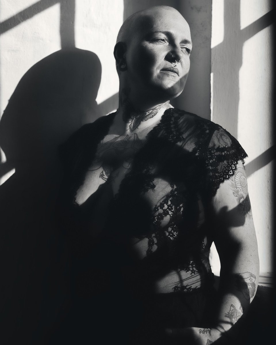 NicoleGrotheer's tweet photo. Licht und Schatten

#blackandwhitephotography #portrait #erotik #erotikart https://t.co/CFwChPYnZr