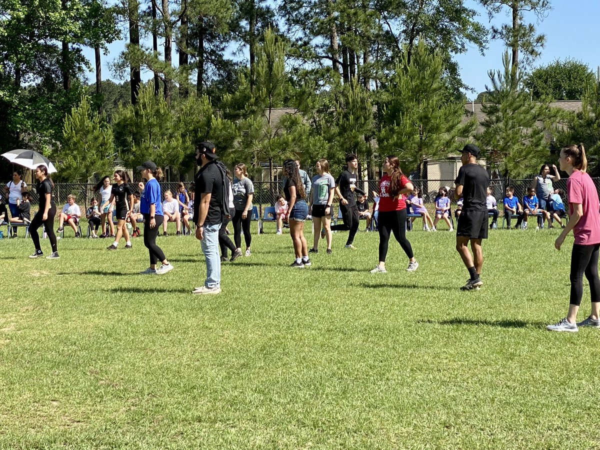 Runyan’s annual soccer game was a success! Thank you to <a href="/ConroeHSCISD/">Conroe High School, Conroe ISD</a> soccer team and the <a href="/HoustonDynamo/">Houston Dynamo FC</a> for coming out and making it an exciting event for our kiddos!￼￼ ⚽️ 💛
